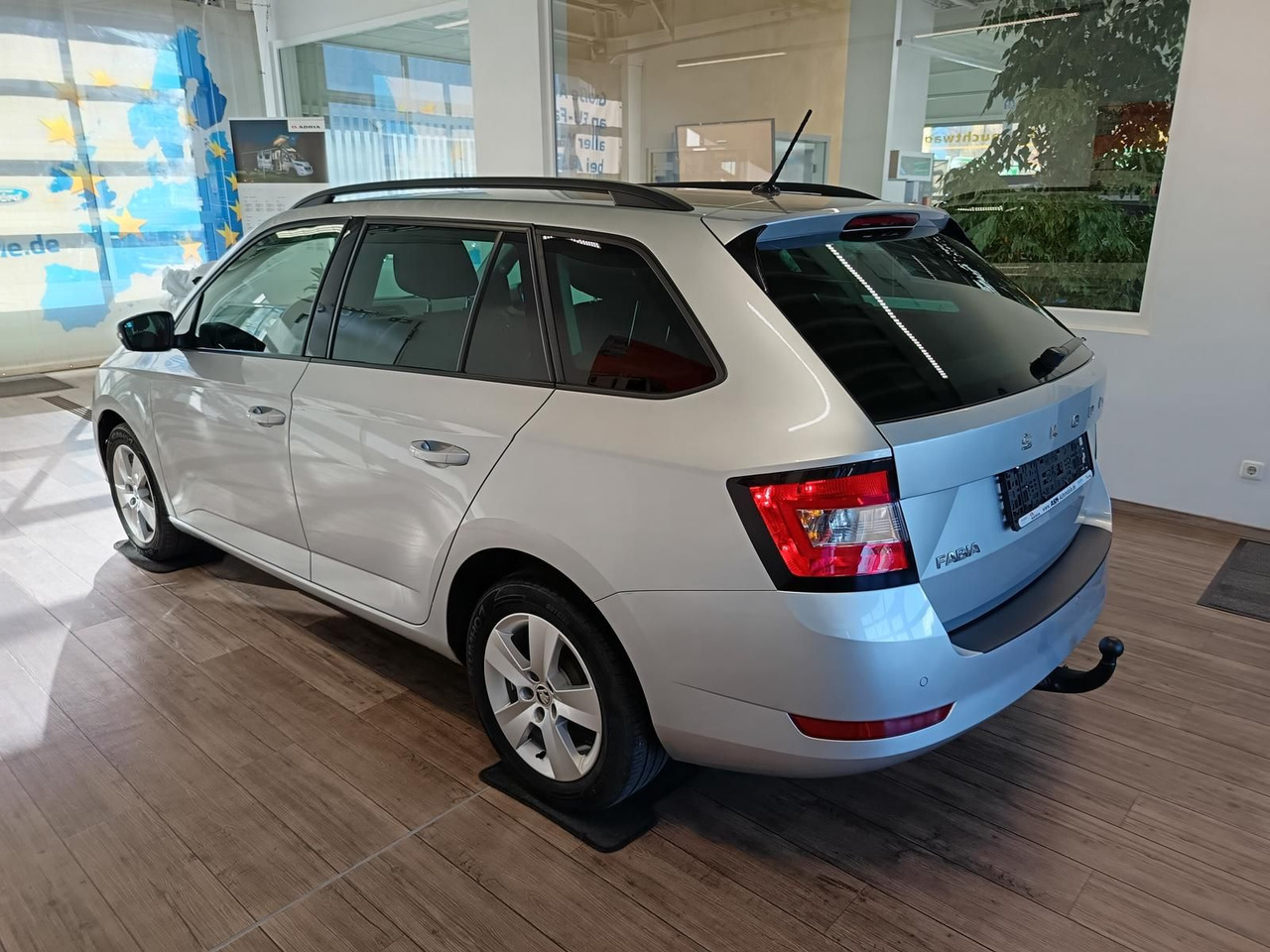 Skoda Fabia Combi Style 1.0 TSI*AHK*LED*R-KAM*PDC*SHZ* - Universālis: foto 4 Skoda Fabia Combi Style 1.0 TSI*AHK*LED*R-KAM*PDC*SHZ* - Universālis: foto 4