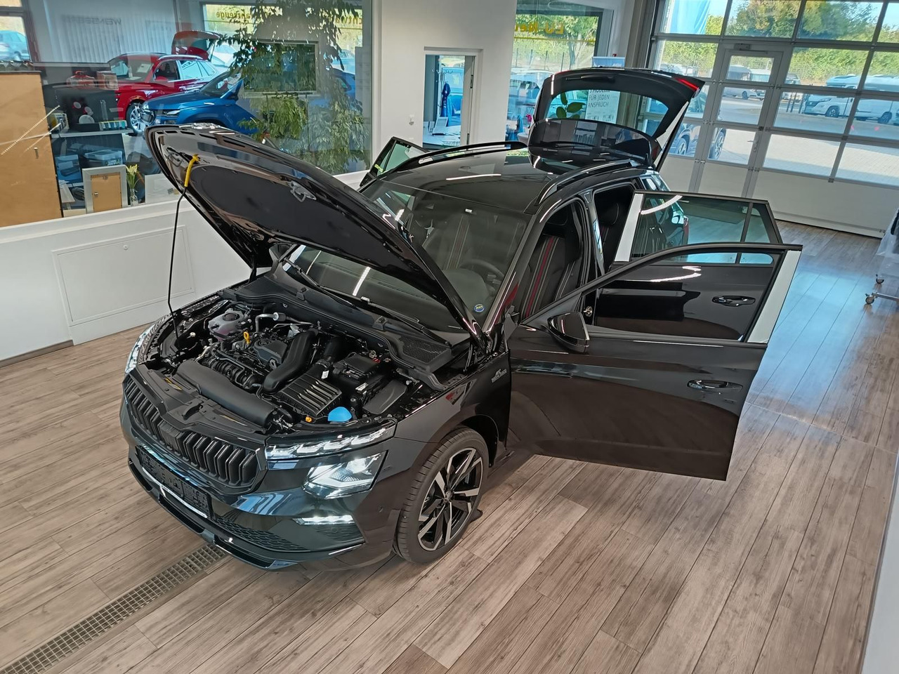 Skoda Kamiq Monte Carlo 1,5 TSI DSG*AHK*PANO*LED*ACC* - SUV: foto 2 Skoda Kamiq Monte Carlo 1,5 TSI DSG*AHK*PANO*LED*ACC* - SUV: foto 2