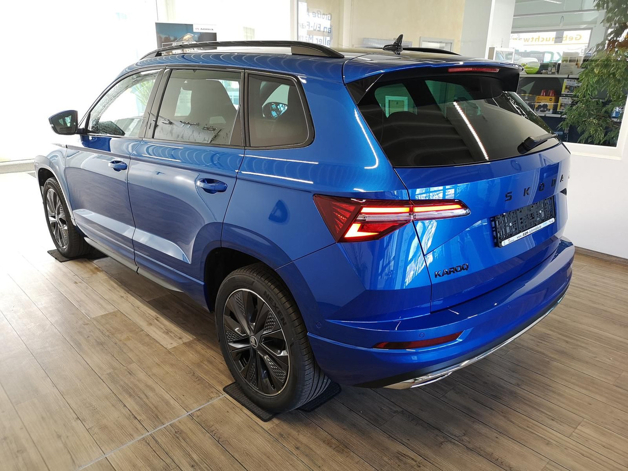 Skoda Karoq Sportline 1,5 TSI DSG*AHK*360°5J.GARANTIE* - SUV: foto 4 Skoda Karoq Sportline 1,5 TSI DSG*AHK*360°5J.GARANTIE* - SUV: foto 4