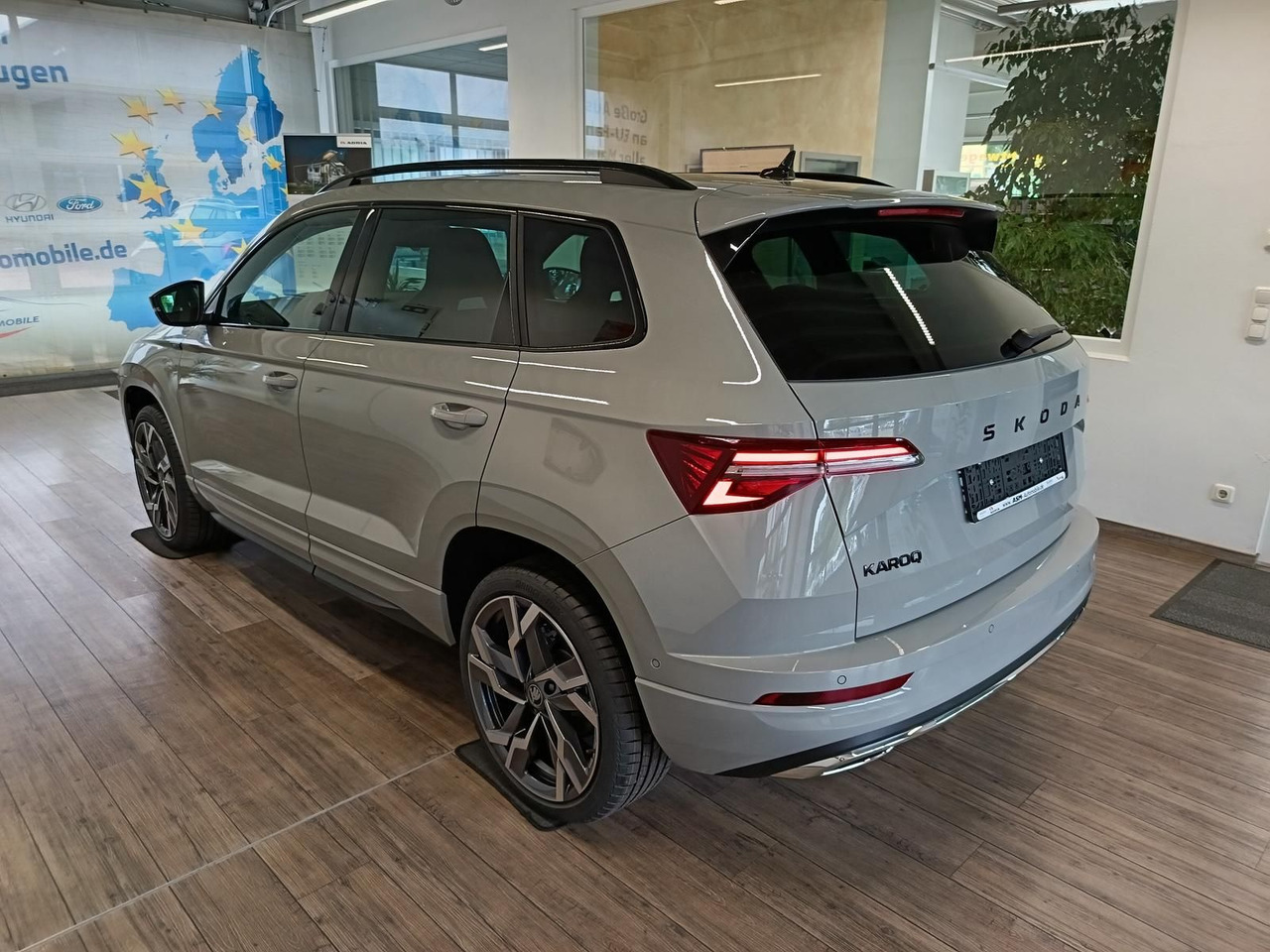 Skoda Karoq Sportline 1,5 TSI DSG*AHK*PSD*STD.HZG*NAVI - SUV: foto 4 Skoda Karoq Sportline 1,5 TSI DSG*AHK*PSD*STD.HZG*NAVI - SUV: foto 4