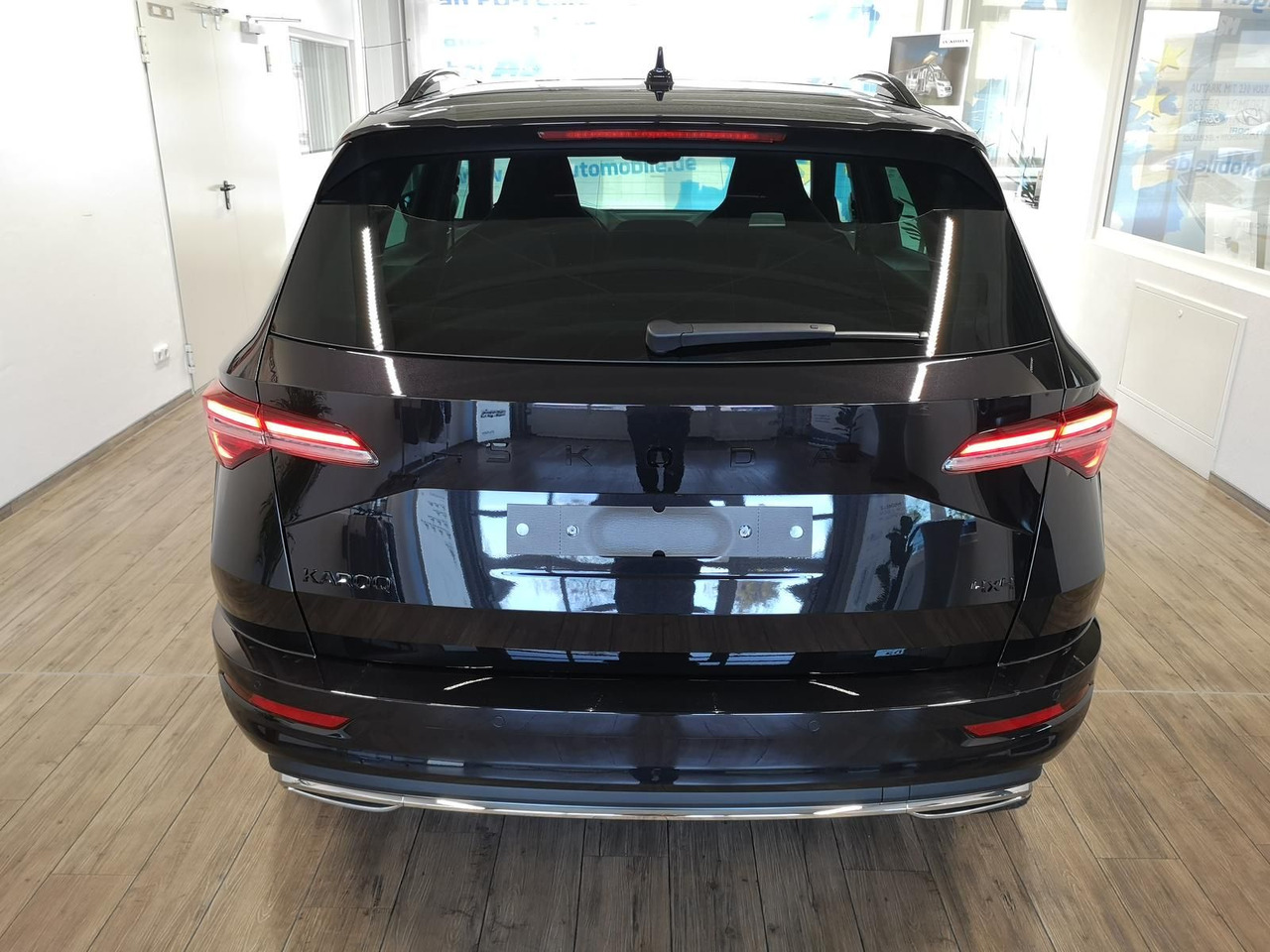 Skoda Karoq Sportline 2,0TDI DSG 4x4*PSD*AHK*360°*NAVI - SUV: foto 5 Skoda Karoq Sportline 2,0TDI DSG 4x4*PSD*AHK*360°*NAVI - SUV: foto 5