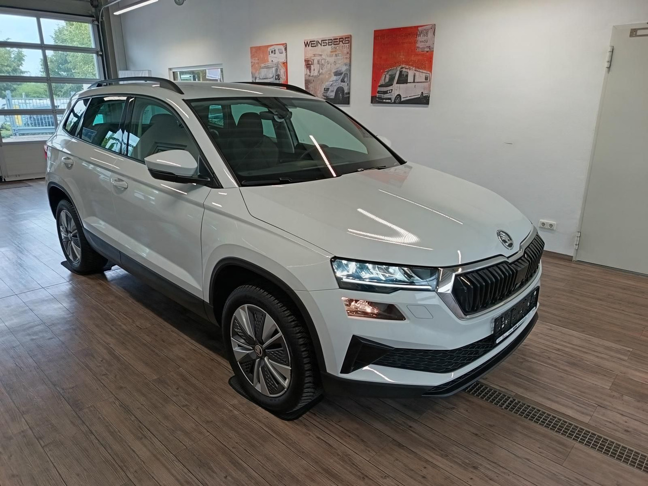 Skoda Karoq Style 1,5TSI DSG*AHK-VORBER*NAVI*LED*R-KAM - SUV: foto 3 Skoda Karoq Style 1,5TSI DSG*AHK-VORBER*NAVI*LED*R-KAM - SUV: foto 3