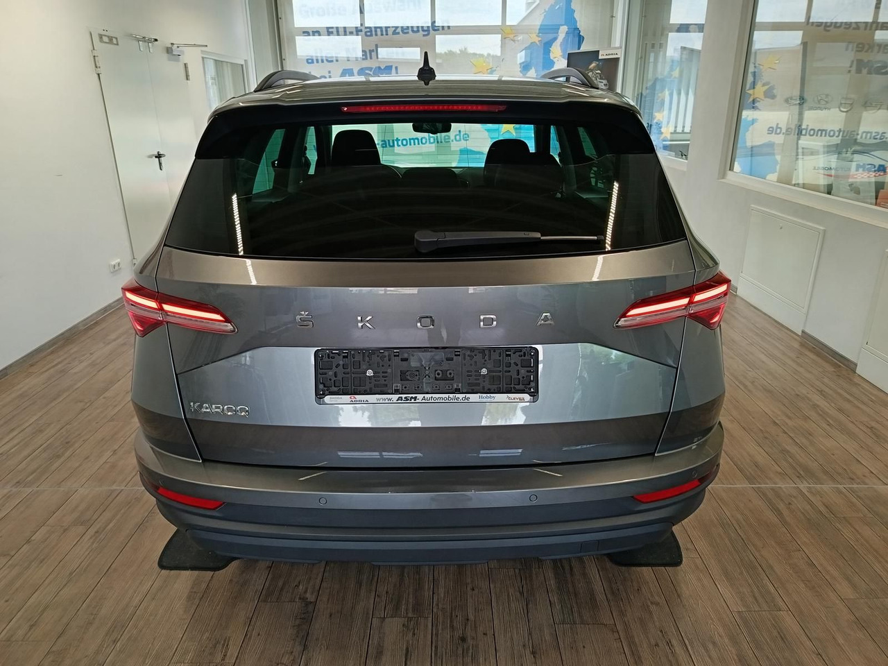 Skoda Karoq Style 1,5TSI DSG*AHK-VORBER*NAVI*LED*R-KAM - SUV: foto 5 Skoda Karoq Style 1,5TSI DSG*AHK-VORBER*NAVI*LED*R-KAM - SUV: foto 5