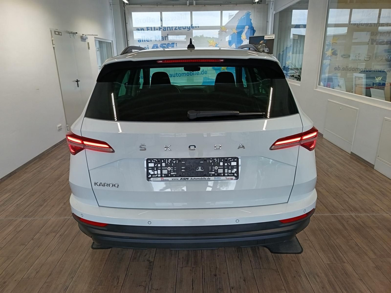 Skoda Karoq Style 1,5TSI DSG*AHK-VORBER*NAVI*LED*R-KAM - SUV: foto 5 Skoda Karoq Style 1,5TSI DSG*AHK-VORBER*NAVI*LED*R-KAM - SUV: foto 5