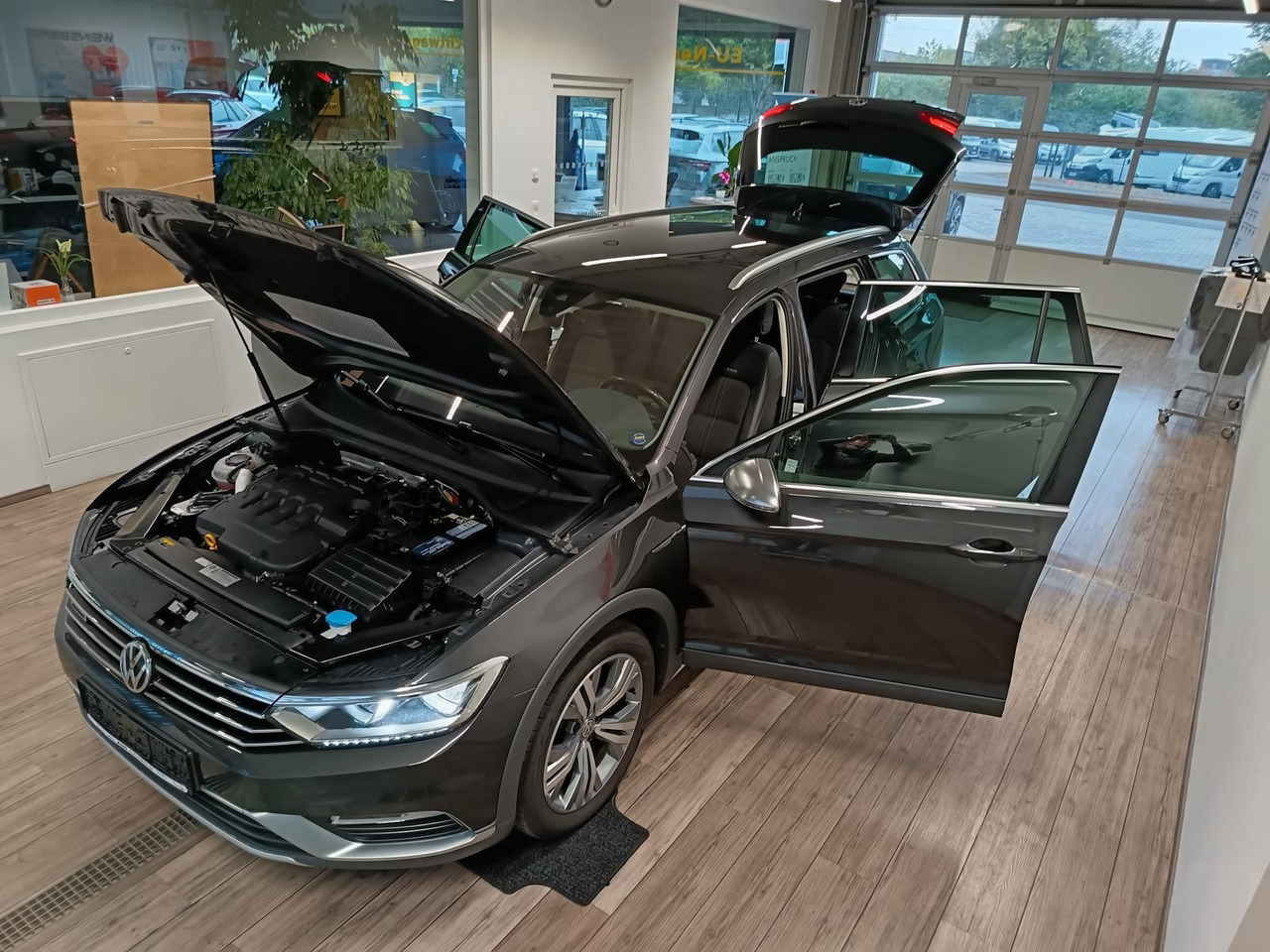 Volkswagen Passat Alltrack 2,0TDI DSG 4x4*360°*NAVI*ACC*LED - Universālis: foto 2 Volkswagen Passat Alltrack 2,0TDI DSG 4x4*360°*NAVI*ACC*LED - Universālis: foto 2
