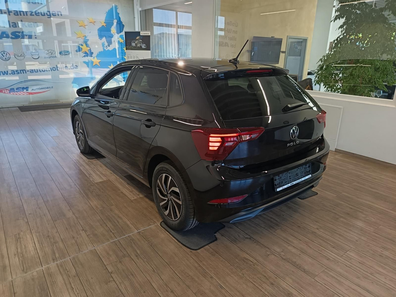 Volkswagen Polo Life 1.0 TSI 70kW DSG*LED*ACC*R-KAM*DAB*PDC - Vieglā automašīna: foto 4 Volkswagen Polo Life 1.0 TSI 70kW DSG*LED*ACC*R-KAM*DAB*PDC - Vieglā automašīna: foto 4