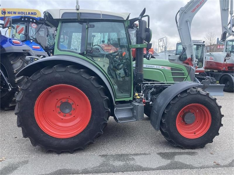 Fendt 211 Vario TMS - Traktors: foto 4 Fendt 211 Vario TMS - Traktors: foto 4
