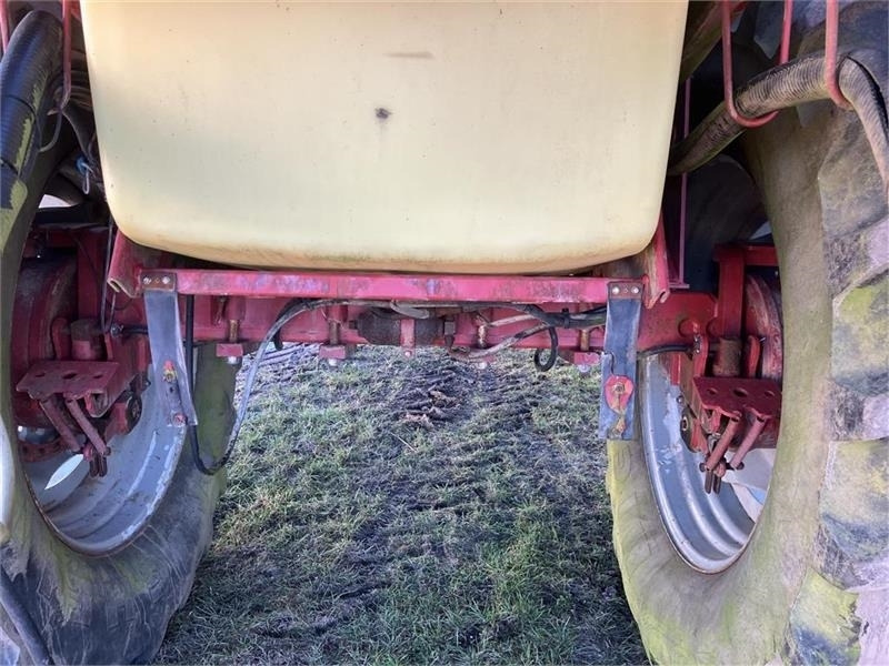 Hardi COMMANDER 4200 TWIN 28 m - Piekabināmais miglotājs: foto 4 Hardi COMMANDER 4200 TWIN 28 m - Piekabināmais miglotājs: foto 4