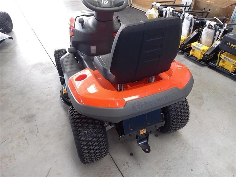 Husqvarna TS 112 - Komunālais traktors: foto 4 Husqvarna TS 112 - Komunālais traktors: foto 4