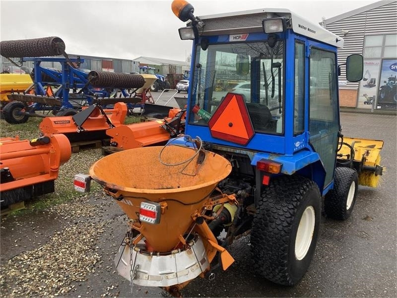 Iseki 321 med 130 cm kost og saltspreder - Komunālais traktors: foto 5 Iseki 321 med 130 cm kost og saltspreder - Komunālais traktors: foto 5