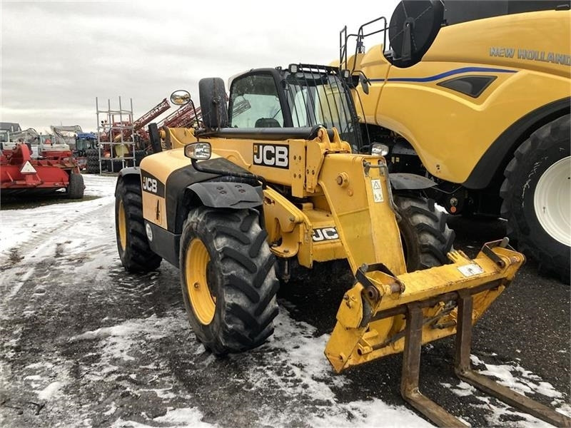 JCB 535-95 Agri - Teleskopiskais iekrāvējs: foto 1 JCB 535-95 Agri - Teleskopiskais iekrāvējs: foto 1