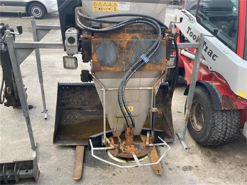 Komunālā/ Specializētā tehnika Timan Tool-Trac 245: foto 10