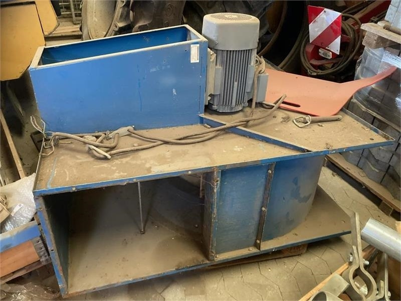 Kongskilde HVL 150, 15 hk - Tehnika pēc ražas: foto 2 Kongskilde HVL 150, 15 hk - Tehnika pēc ražas: foto 2