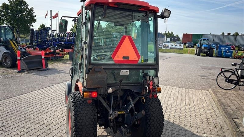 Kubota B2530 HST B2530 - Komunālais traktors: foto 2 Kubota B2530 HST B2530 - Komunālais traktors: foto 2