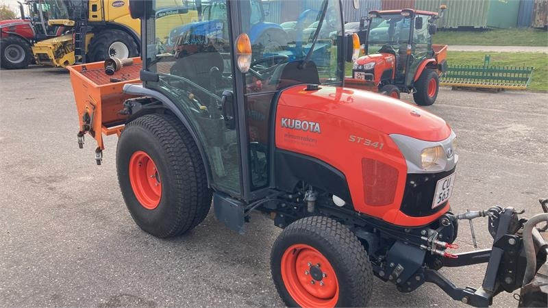 Kubota ST341 inkl. 150 cm kost og udlægger - Komunālais traktors: foto 4 Kubota ST341 inkl. 150 cm kost og udlægger - Komunālais traktors: foto 4
