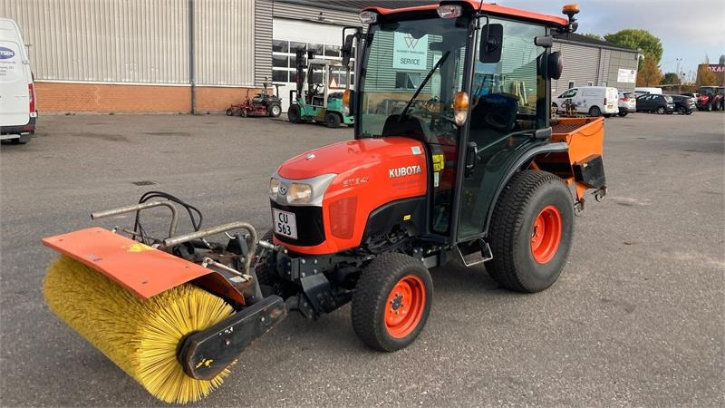 Kubota ST341 inkl. 150 cm kost og udlægger - Komunālais traktors: foto 1 Kubota ST341 inkl. 150 cm kost og udlægger - Komunālais traktors: foto 1