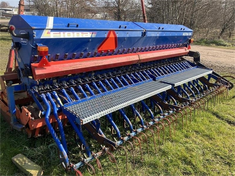 Kuhn HR 4002 Med Fiona Astra SR - Kombinētā sējmašīna: foto 4 Kuhn HR 4002 Med Fiona Astra SR - Kombinētā sējmašīna: foto 4