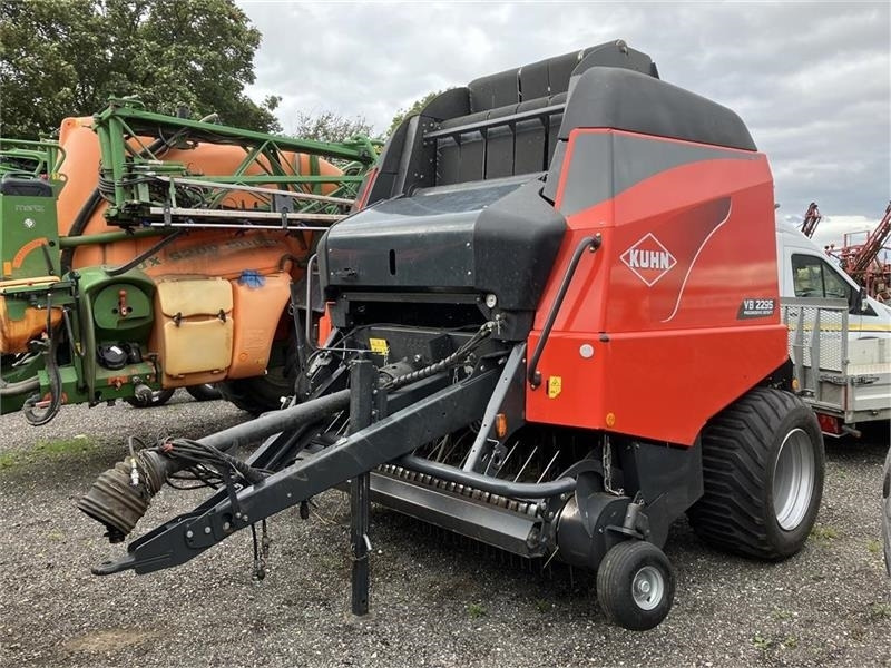 Kuhn VB 2295 - Rituļu prese: foto 2 Kuhn VB 2295 - Rituļu prese: foto 2