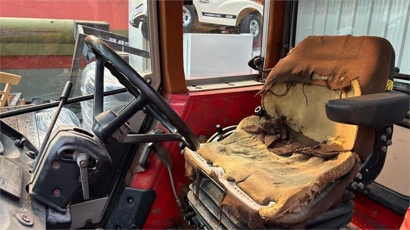 Massey Ferguson 699 - Traktors: foto 5 Massey Ferguson 699 - Traktors: foto 5