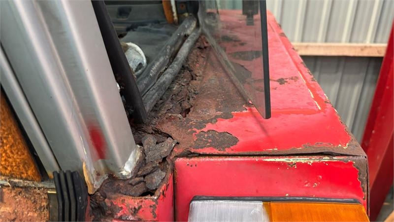 Massey Ferguson 699 - Traktors: foto 2 Massey Ferguson 699 - Traktors: foto 2