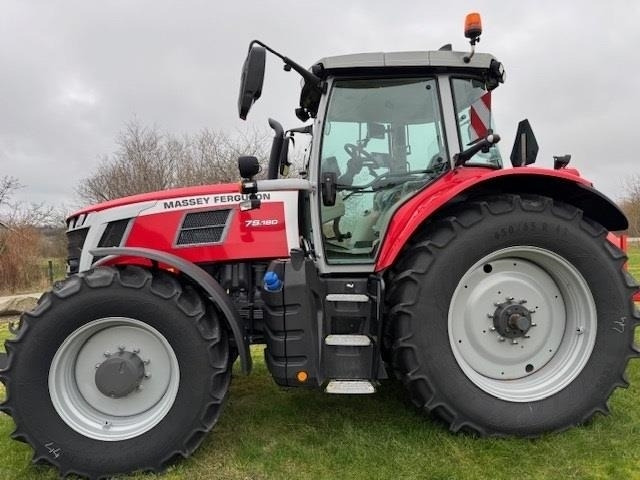Massey Ferguson 7S.180 Dyna-6 Efficient - Traktors: foto 1 Massey Ferguson 7S.180 Dyna-6 Efficient - Traktors: foto 1