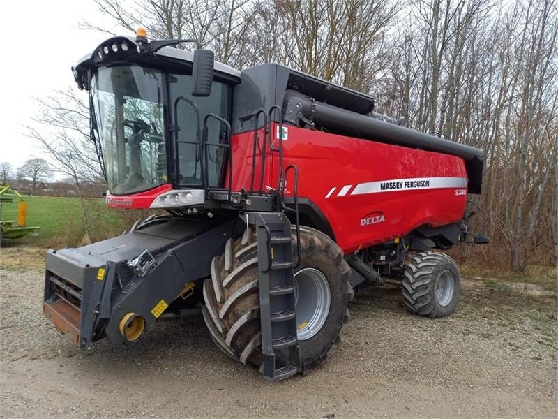Massey Ferguson 9380 DELTA 35 fods Powerflow - Labības kombains: foto 1 Massey Ferguson 9380 DELTA 35 fods Powerflow - Labības kombains: foto 1