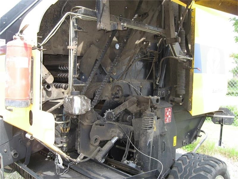 New Holland BR7070 med SUPER FEED - Rituļu prese: foto 5 New Holland BR7070 med SUPER FEED - Rituļu prese: foto 5
