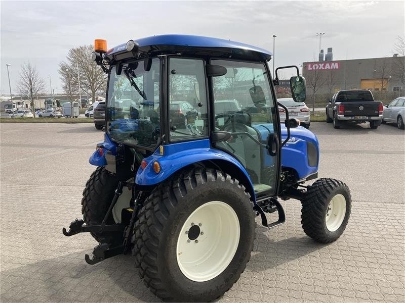 New Holland Boomer 55 Stage V - Frontlift og PTO - Komunālais traktors: foto 4 New Holland Boomer 55 Stage V - Frontlift og PTO - Komunālais traktors: foto 4