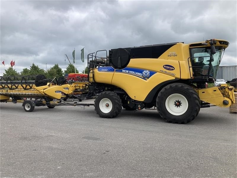New Holland CR9.90 Med 35 fods Varifeed mm - Labības kombains: foto 1 New Holland CR9.90 Med 35 fods Varifeed mm - Labības kombains: foto 1