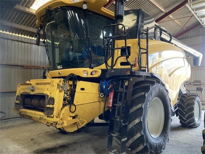 New Holland CR9090 35 fod VF bord og 4wd mm. - Labības kombains: foto 1 New Holland CR9090 35 fod VF bord og 4wd mm. - Labības kombains: foto 1