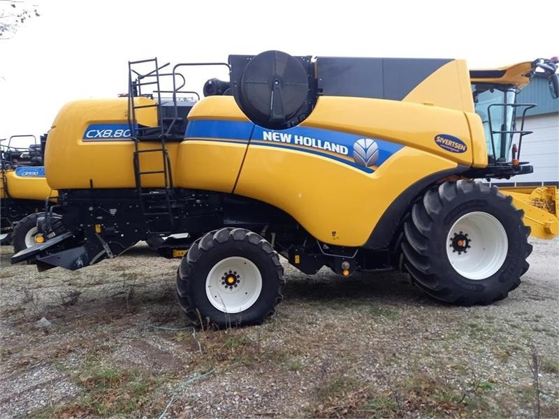 New Holland CX8.80 SLH med 25 fods Varifeed - Labības kombains: foto 3 New Holland CX8.80 SLH med 25 fods Varifeed - Labības kombains: foto 3