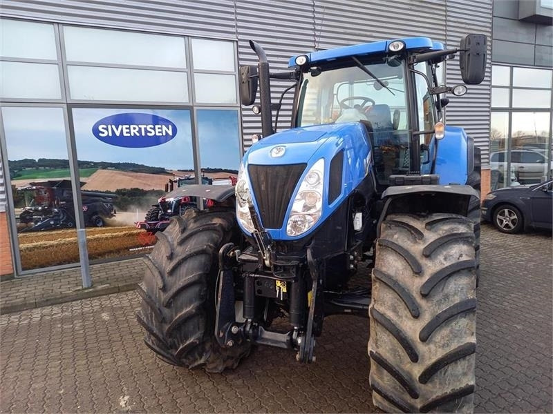 New Holland T7.220 - Traktors: foto 3 New Holland T7.220 - Traktors: foto 3