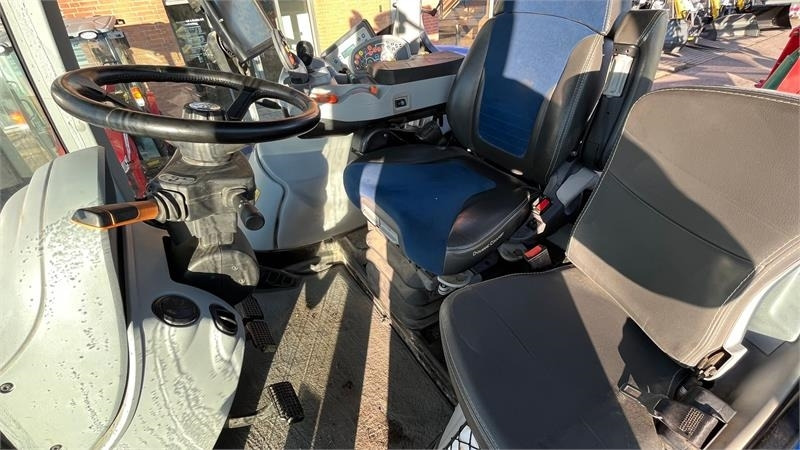 New Holland T7.315 HD AutoComand - Traktors: foto 5 New Holland T7.315 HD AutoComand - Traktors: foto 5