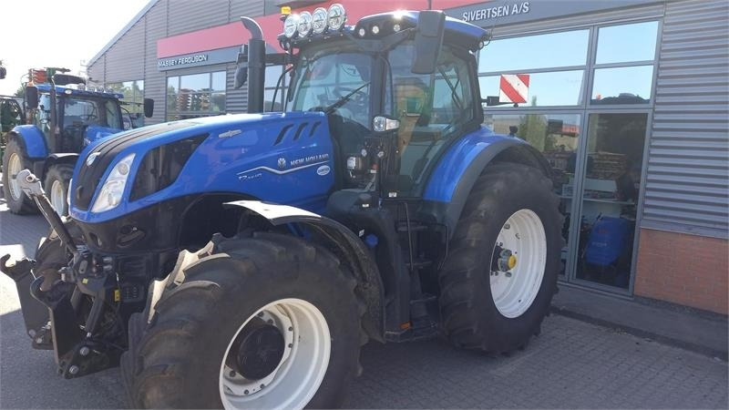 New Holland T7.315 HD - Traktors: foto 1 New Holland T7.315 HD - Traktors: foto 1