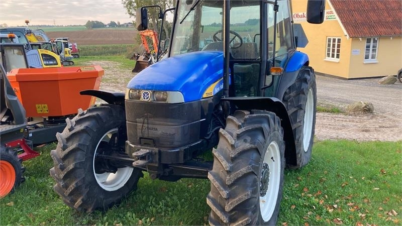 New Holland TD90D - Traktors: foto 2 New Holland TD90D - Traktors: foto 2