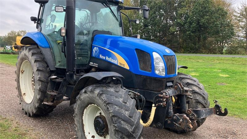 New Holland TS 115 A - Traktors: foto 2 New Holland TS 115 A - Traktors: foto 2