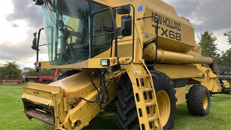 New Holland TX68 FSH - Labības kombains: foto 1 New Holland TX68 FSH - Labības kombains: foto 1