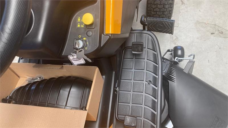 Stiga Tornado 5108 - Komunālais traktors: foto 4 Stiga Tornado 5108 - Komunālais traktors: foto 4