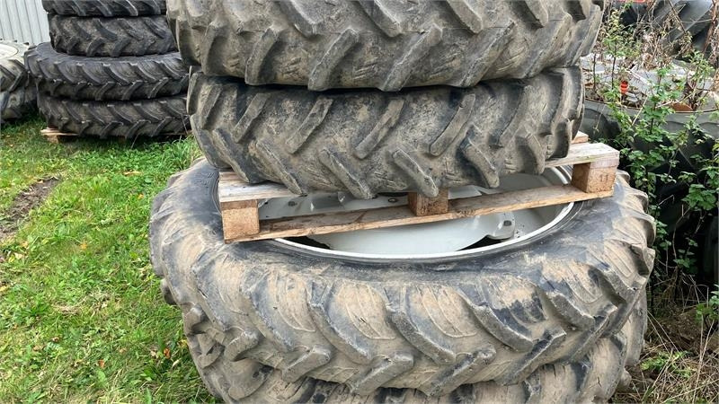 Taurus 270/95R32 - 300/95R46 - Riepa - Lauksaimniecības tehnika: foto 1 Taurus 270/95R32 - 300/95R46 - Riepa - Lauksaimniecības tehnika: foto 1