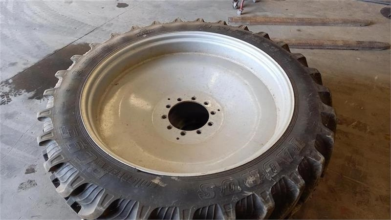 Taurus Sprøjtehjul 340/85R48 Taurus RC95. - Riepa - Lauksaimniecības tehnika: foto 1 Taurus Sprøjtehjul 340/85R48 Taurus RC95. - Riepa - Lauksaimniecības tehnika: foto 1