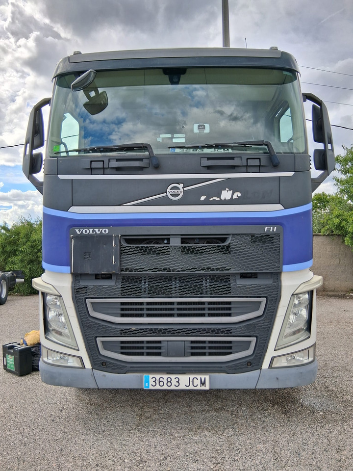 Volvo FH12 - Vilcējs: foto 1 Volvo FH12 - Vilcējs: foto 1