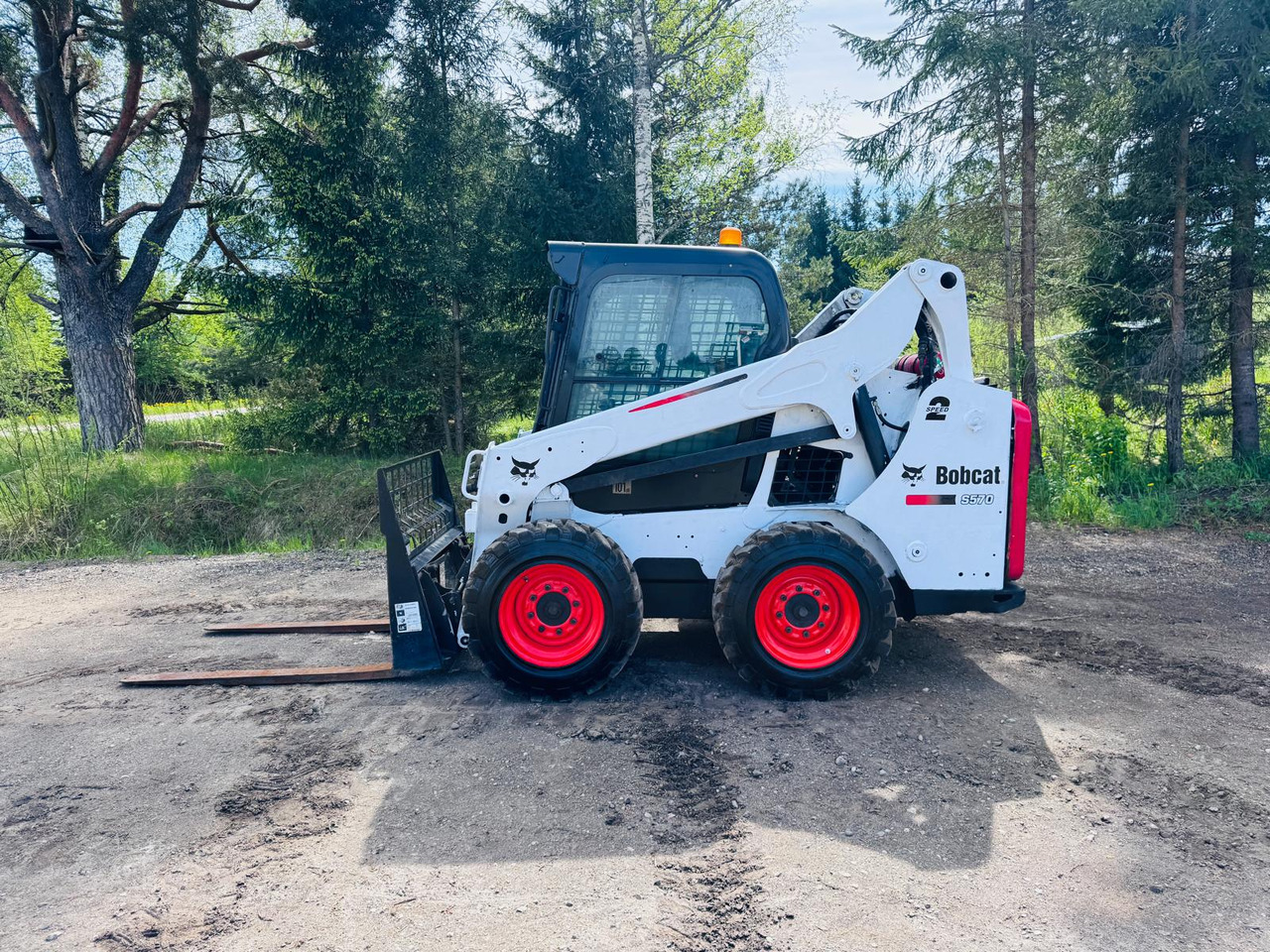 BOBCAT S570 - Kompaktiekrāvējs: foto 2 BOBCAT S570 - Kompaktiekrāvējs: foto 2