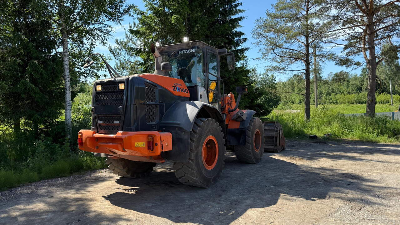 Hitachi ZW140 - Riteņu iekrāvējs: foto 4 Hitachi ZW140 - Riteņu iekrāvējs: foto 4