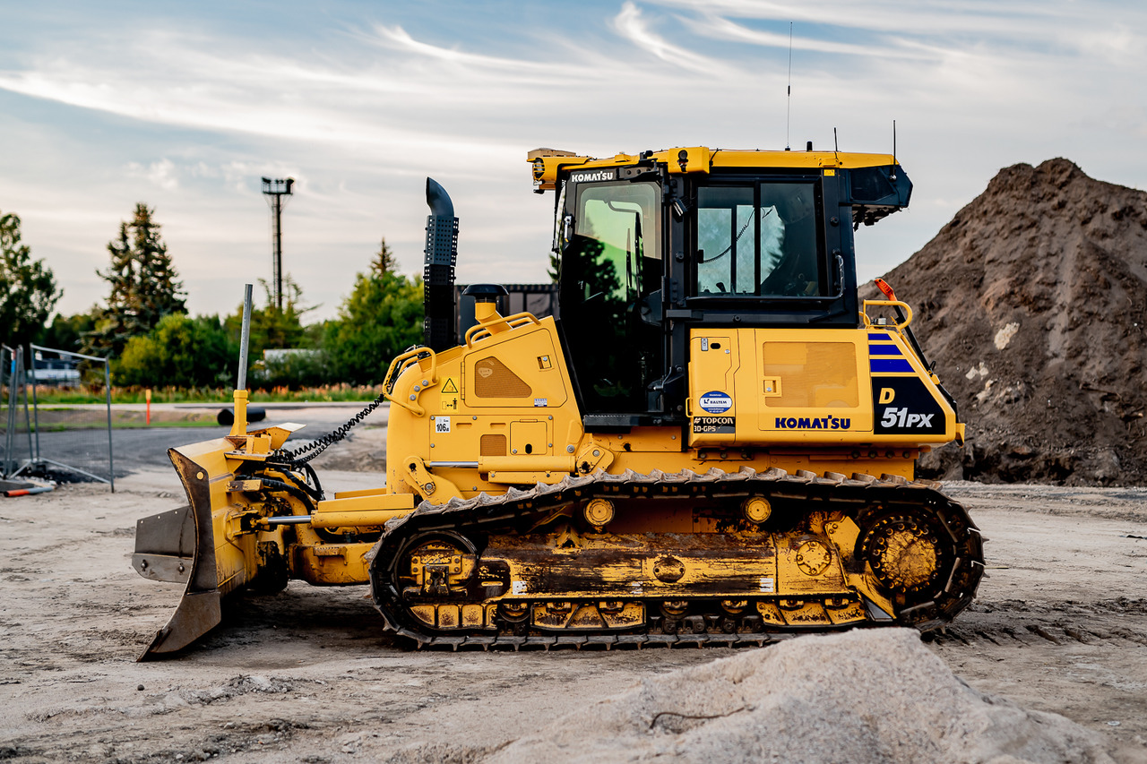 KOMATSU D51PX - Buldozers: foto 1 KOMATSU D51PX - Buldozers: foto 1