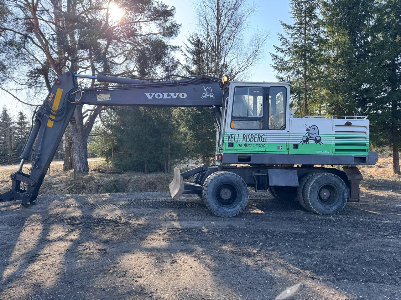 VOLVO EW200 - Riteņu ekskavators: foto 2 VOLVO EW200 - Riteņu ekskavators: foto 2