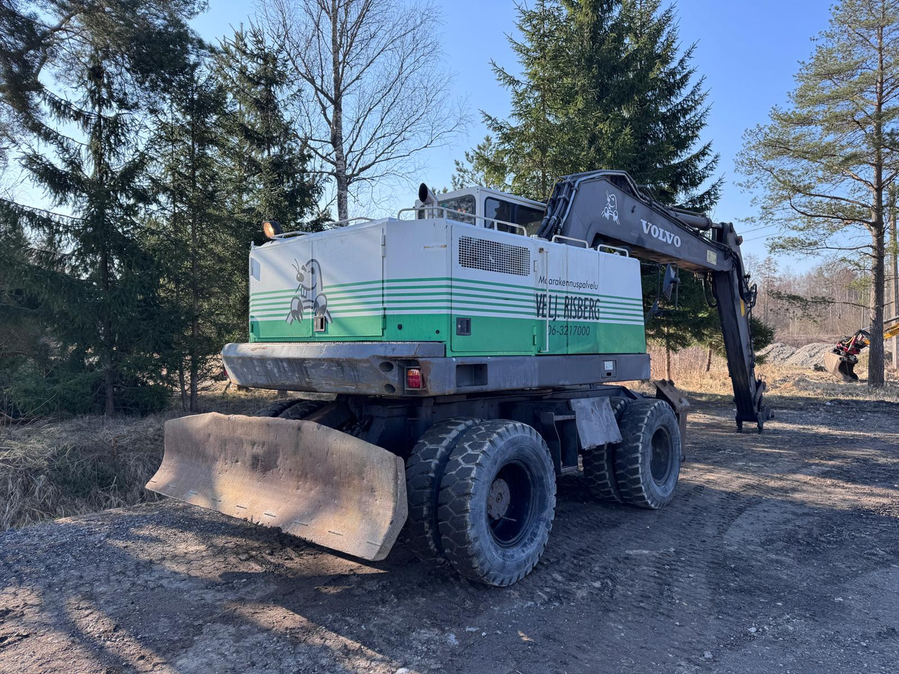VOLVO EW200 - Riteņu ekskavators: foto 4 VOLVO EW200 - Riteņu ekskavators: foto 4