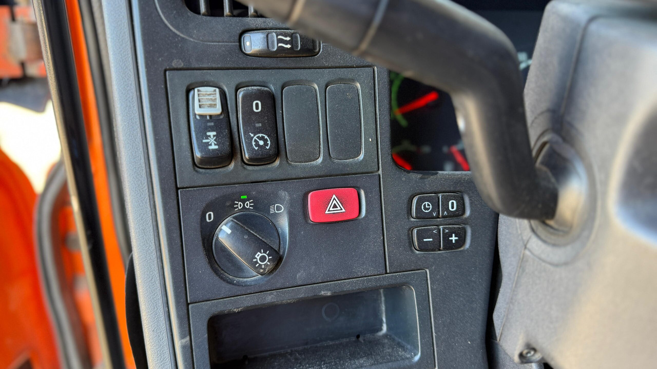 Vilcējs SCANIA P114: foto 9