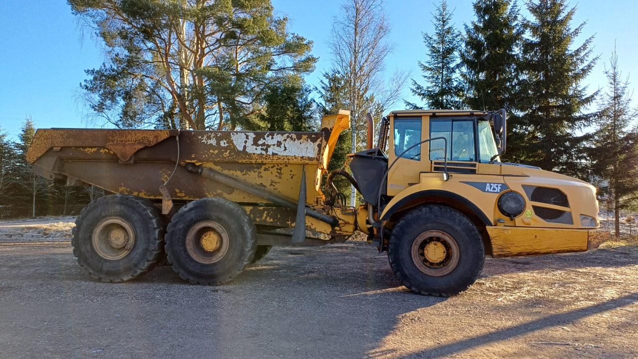 Volvo A25F - Artikulētias pašizgāzējs: foto 5 Volvo A25F - Artikulētias pašizgāzējs: foto 5
