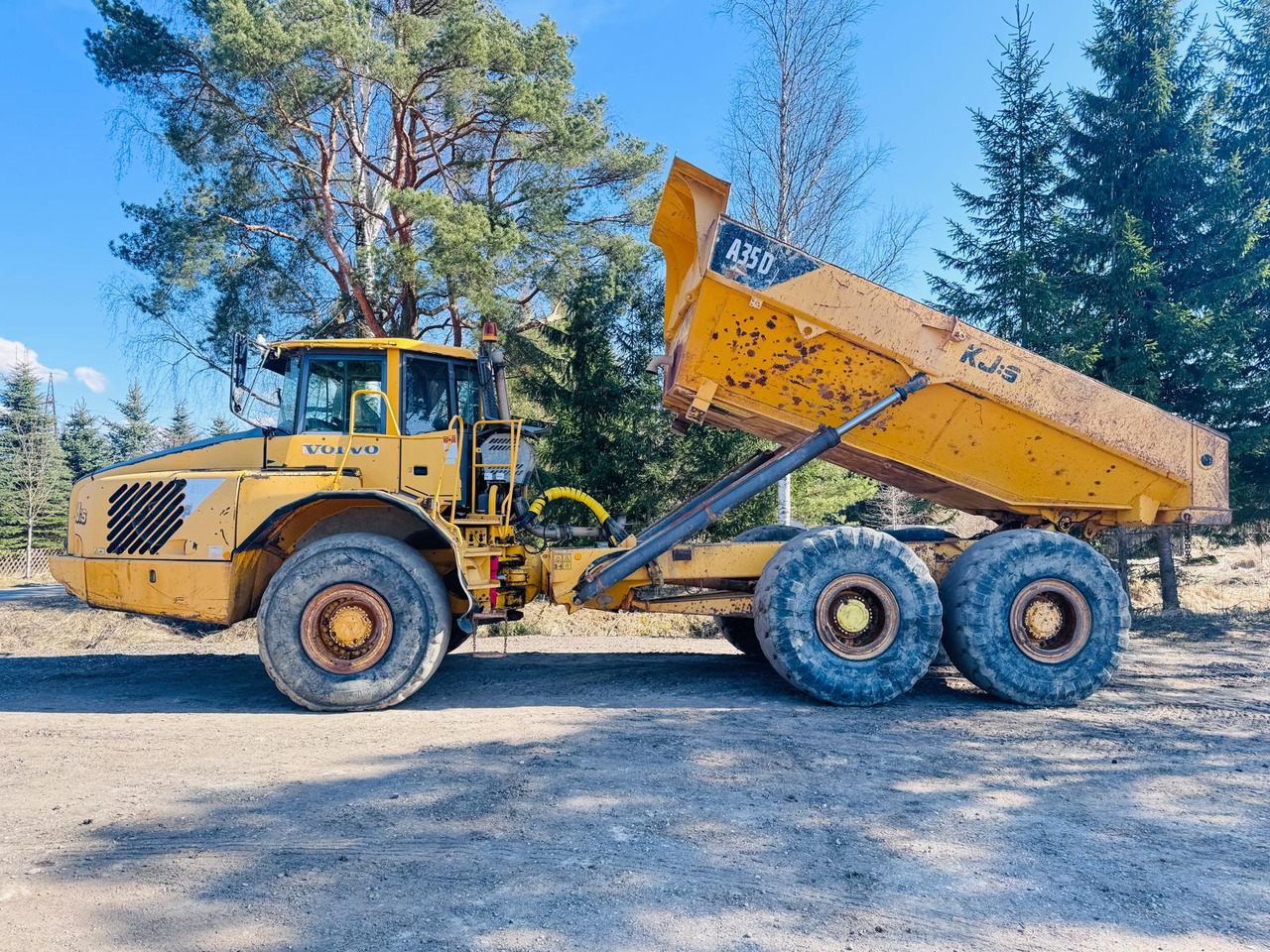 Volvo A35D - Artikulētias pašizgāzējs: foto 2 Volvo A35D - Artikulētias pašizgāzējs: foto 2