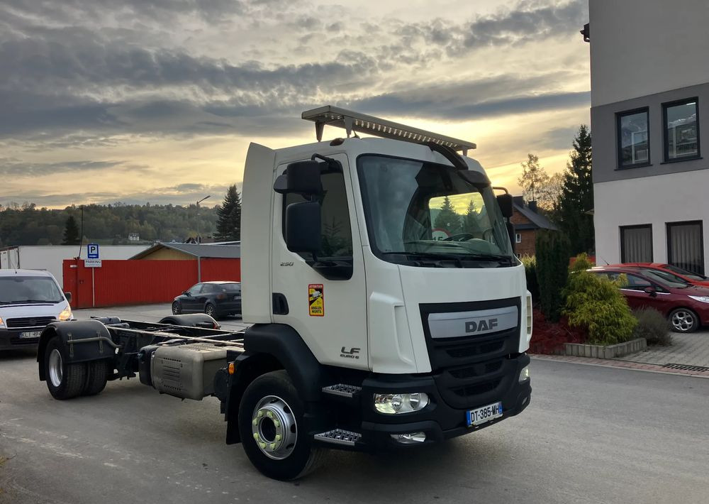 DAF Daf FL 16.250 euro 6 ramo do zabudowy - Šasija kravas automašīna: foto 2 DAF Daf FL 16.250 euro 6 ramo do zabudowy - Šasija kravas automašīna: foto 2